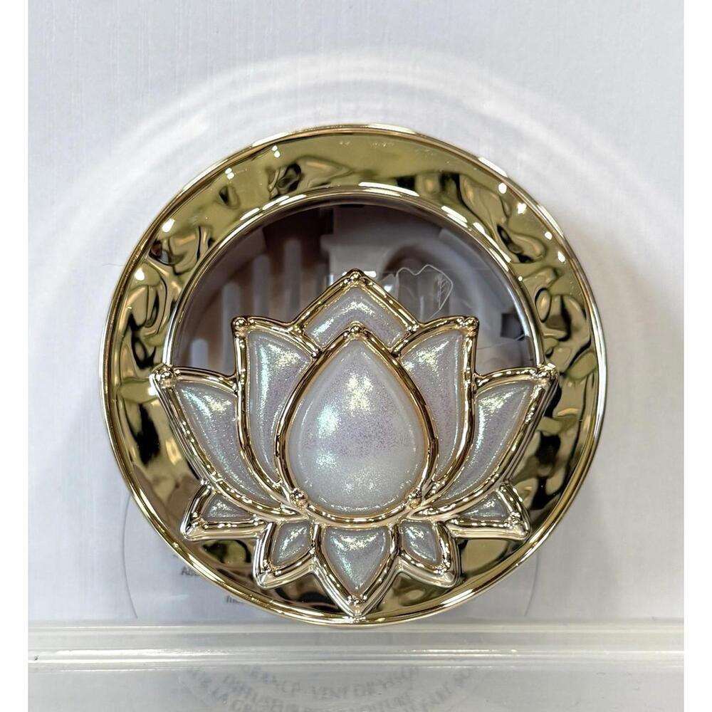 Bath and Body Works Gold White Lotus Iridescent Pearl Car Vent Visor Clip Holder